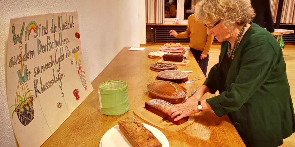 Das Kuchenbuffet der Klasse 6b.